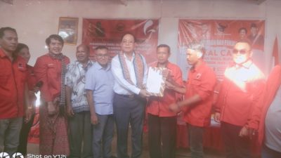 SBS saat Menyerahkan Dokumen Pendaftaran Bakal Calon di Partai PDI Perjuangaan,29/04/2024.dok Yk
