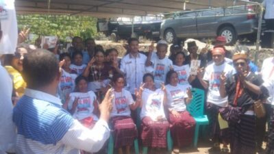Johni Asadoma Dapat Restu dari Tetua Adat Ileweking di Pilkada NTT 2024