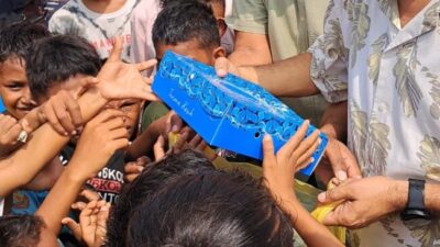 Gubernur NTT Terpilih Melkiades Laka Lena Rayakan Kemenangan Bersama Penyintas Erupsi Gunung Lewotobi