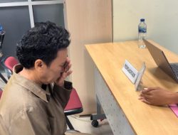 Miris! Guru di Rote Ndao Dipensiunkan Tanpa Pemberitahuan, Nasibnya Tak Jelas