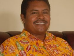 Perjalanan Wartawan Senior Tony Kleden Bersama Enam Gubernur di NTT