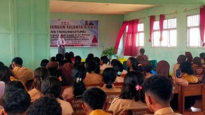 Thomas Swalar Apresiasi, Siswa Lembata Hidupkan Jiwa Puisinya