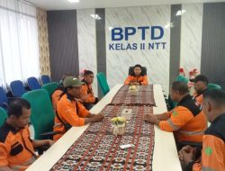 Belasan Sopir Bus Lintas Batas Mogok Operasi di Kupang