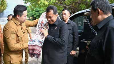 Wali Kota Kupang, dr. Christian Widodo saat menerima kunjungan Wakil Menteri Pendayagunaan Aparatur Negara dan Reformasi Birokrasi (PANRB), Komjen Pol. (Purn) Purwadi Arianto di Mall Pelayanan Publik Kota Kupang, Selasa (12/5/2026)